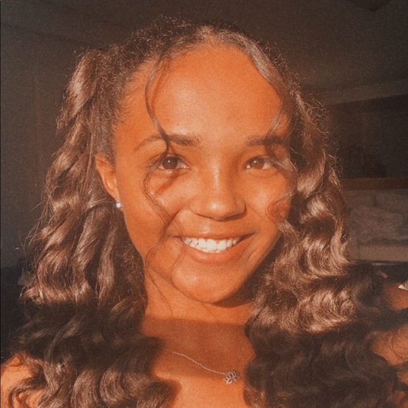 Meet your Posher, Jazmyn - Picture 4 of 5